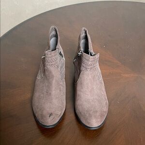American rag AR AABBY1  Brown Ankle Boots size 8M